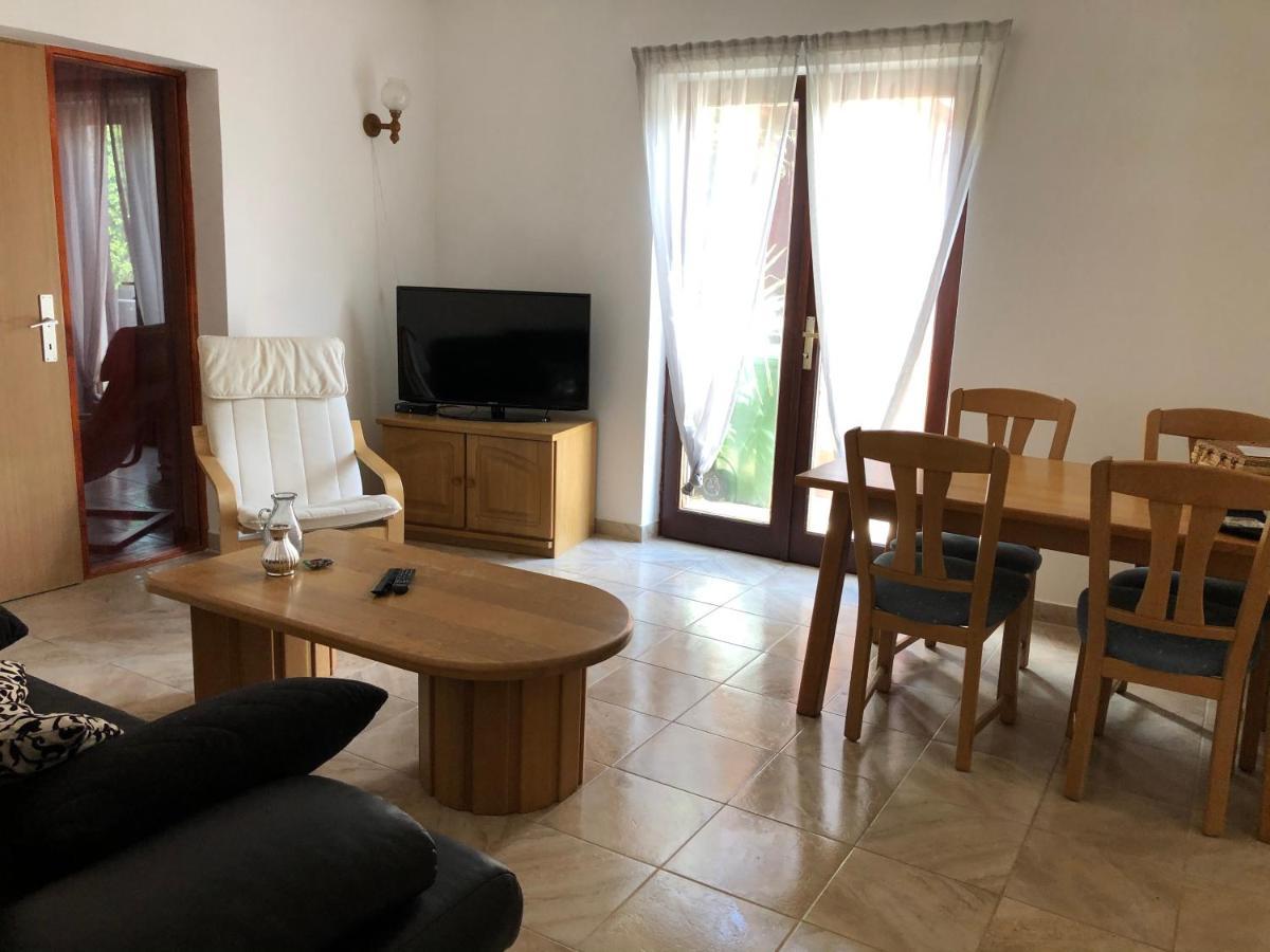 Apartment Luna Met Airco Wifi En Zwembad Novigrad Istria المظهر الخارجي الصورة