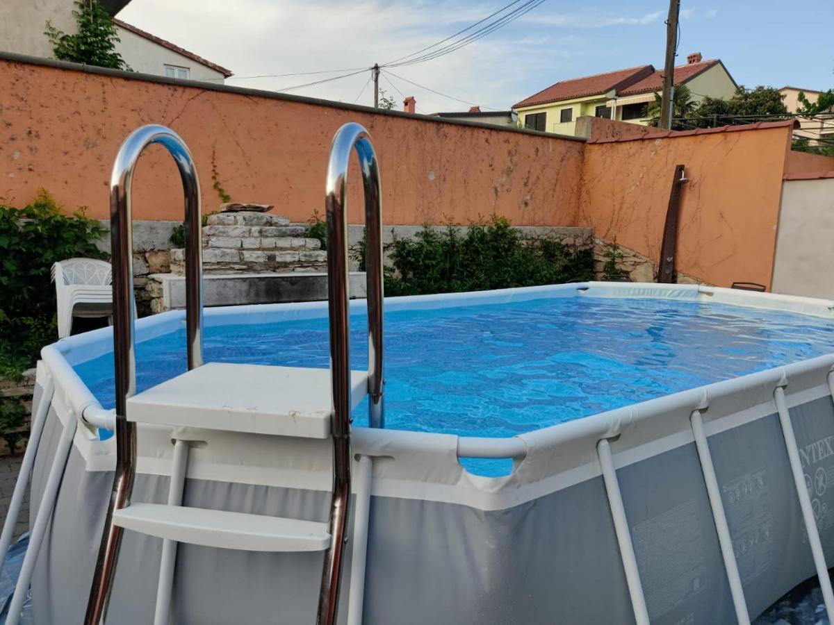 Apartment Luna Met Airco Wifi En Zwembad Novigrad Istria المظهر الخارجي الصورة