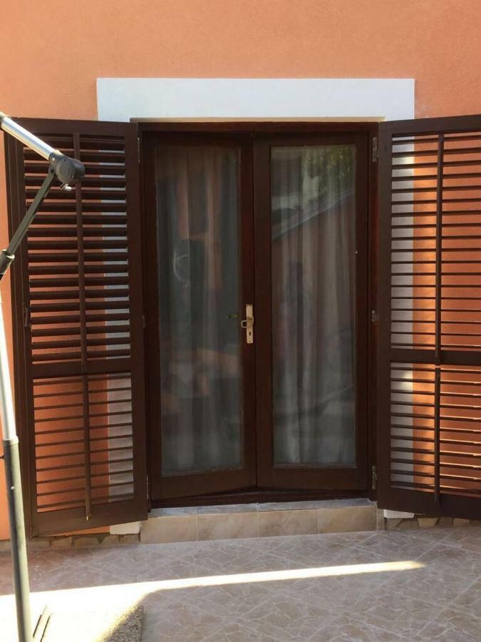 Apartment Luna Met Airco Wifi En Zwembad Novigrad Istria المظهر الخارجي الصورة